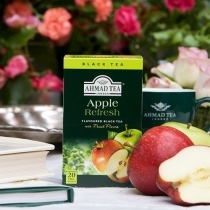MELNĀ TĒJA AHMAD APPLE REFRESH, MAISIŅOS FOLIJA APLOKSNĒS (006941) J
